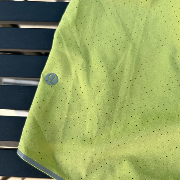 Lululemon Fast and Free short lined Wasabi. Mens size small - Picture 14 of 15